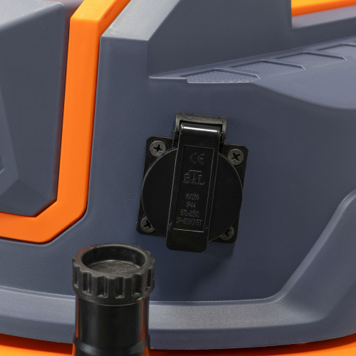 пылесос строительный с розеткой для сухой и влажной уборки diamaster vq-70 3,0квт